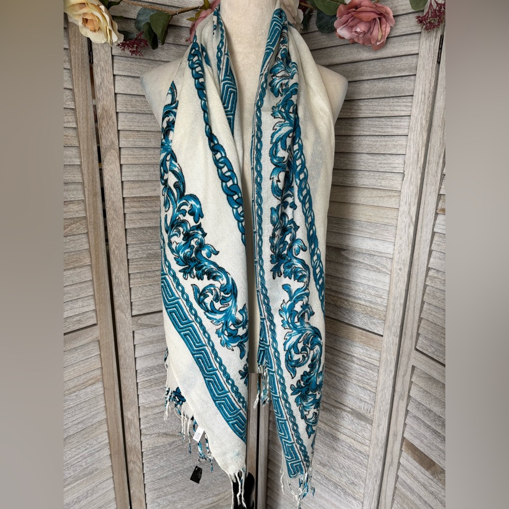 BIJOUX TERNER Pashmina Style Wrap/Shawl/Scarf, new w/tag 70”x27”Cream Aqua Black